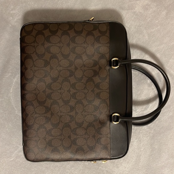 Coach woman’s computer bag. - Picture 3 of 4